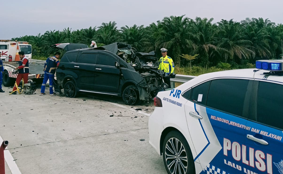 Innova Hantam Truk Box di Tol, Ustadz dan Dosen Asal Pekanbaru Meninggal Dunia