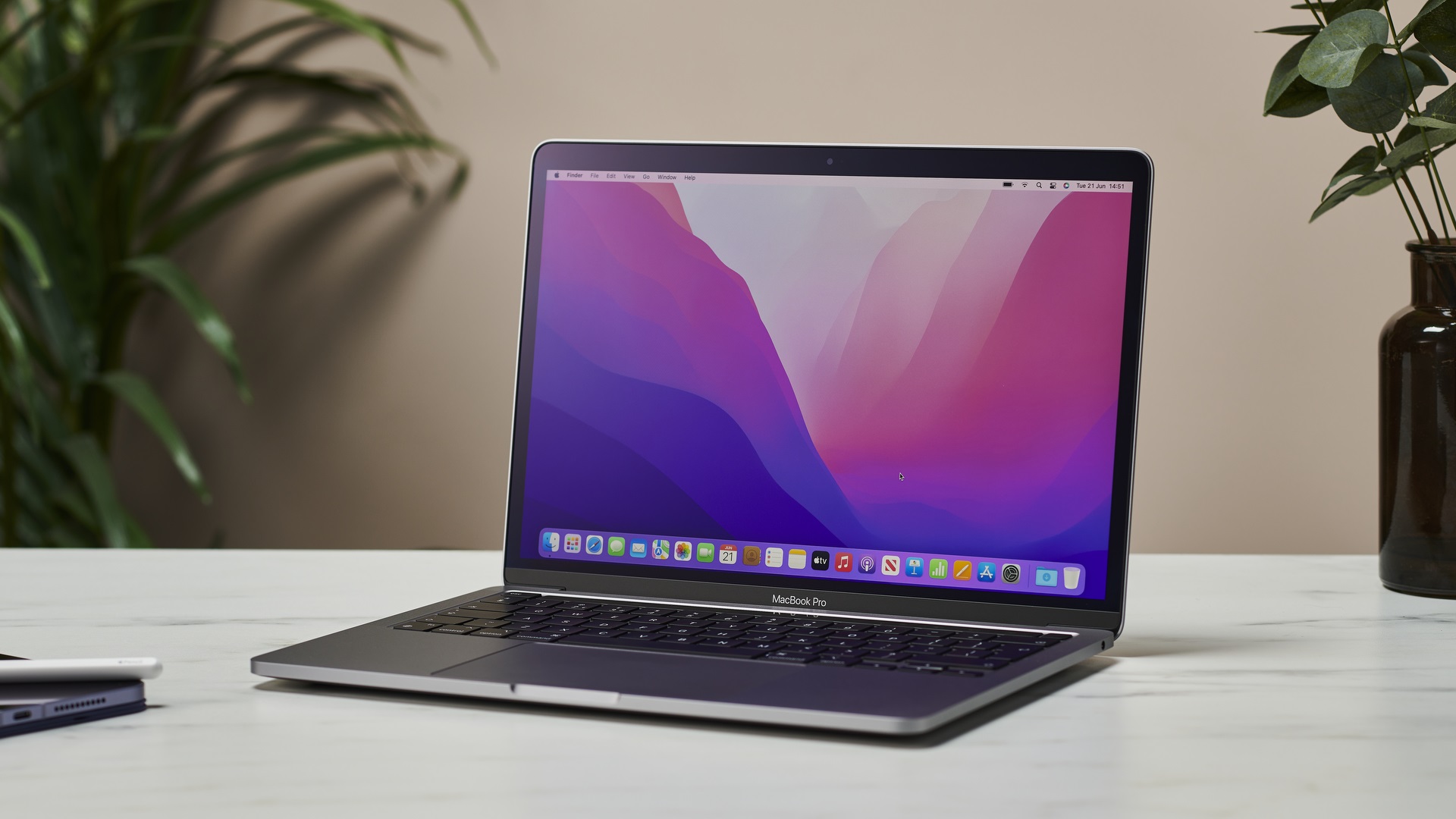 Rekomendasi Laptop MacBook untuk Mahasiswa dan Harganya: Stylish, Ringan, dan Tangguh!