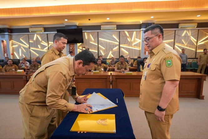 Pemprov Riau Tunjuk 19 Pejabat Plt Pimpin OPD Strategis