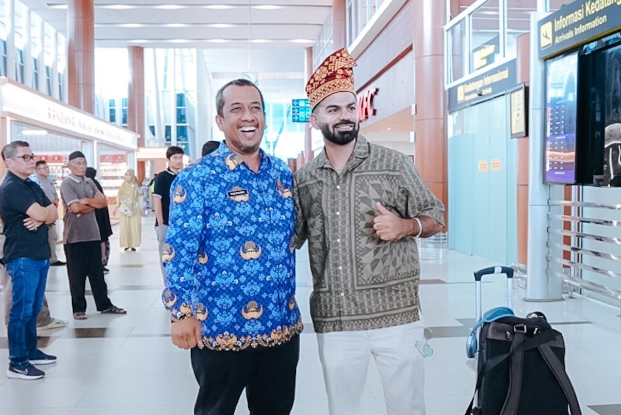 Joe Hattab Temui Penari Cilik 'Aura Farming' di Riau, Bawa Budaya Pacu Jalur ke Panggung Dunia