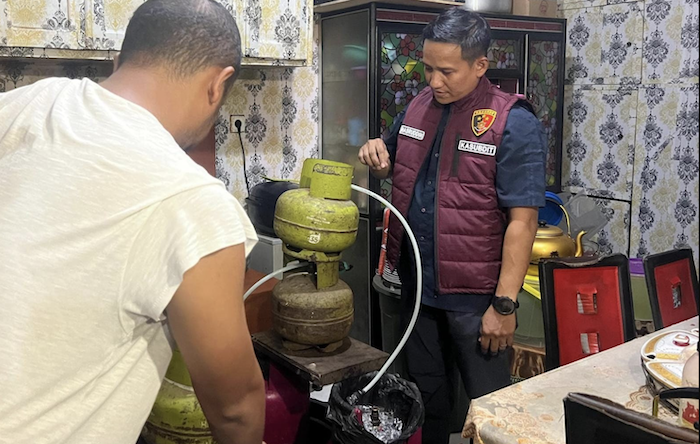 3 Pengoplos Gas untuk Industri di Pekanbaru, Riau Dibekuk Polisi, Segel Beli di e-Commerce 