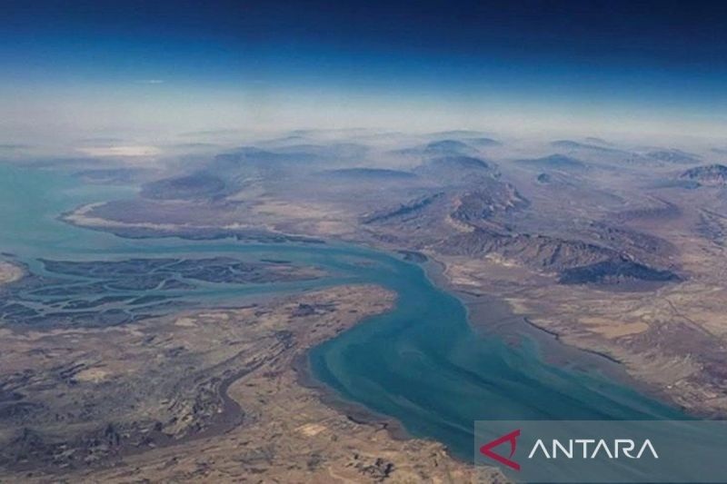 Hanya Kapal Negara Ini yang Boleh Lewat Selat Hormuz!