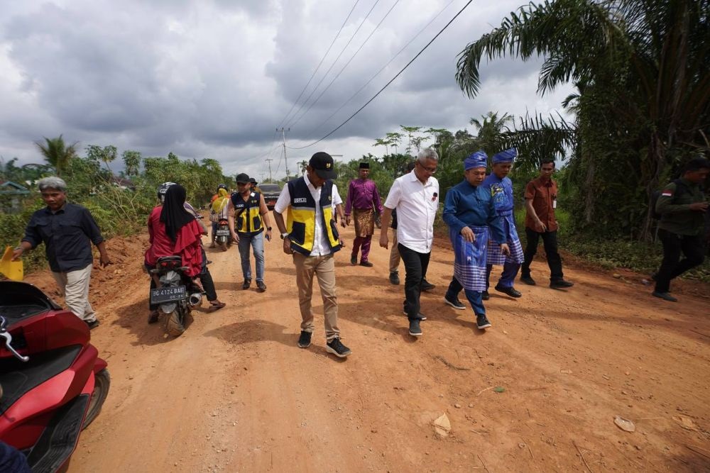 Gubri Abdul Wahid Tinjau Proyek Jalan Tembilahan–Kuala Saka, Dorong Percepatan Infrastruktur Riau
