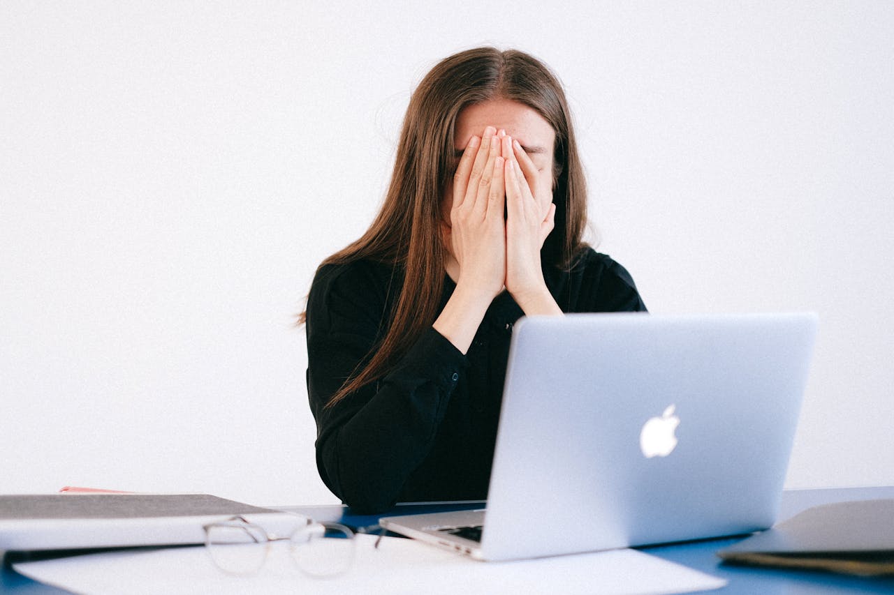 8 Cara Mengatasi Overthinking dan Kecemasan agar Pikiran Tidak Terus Gelisah