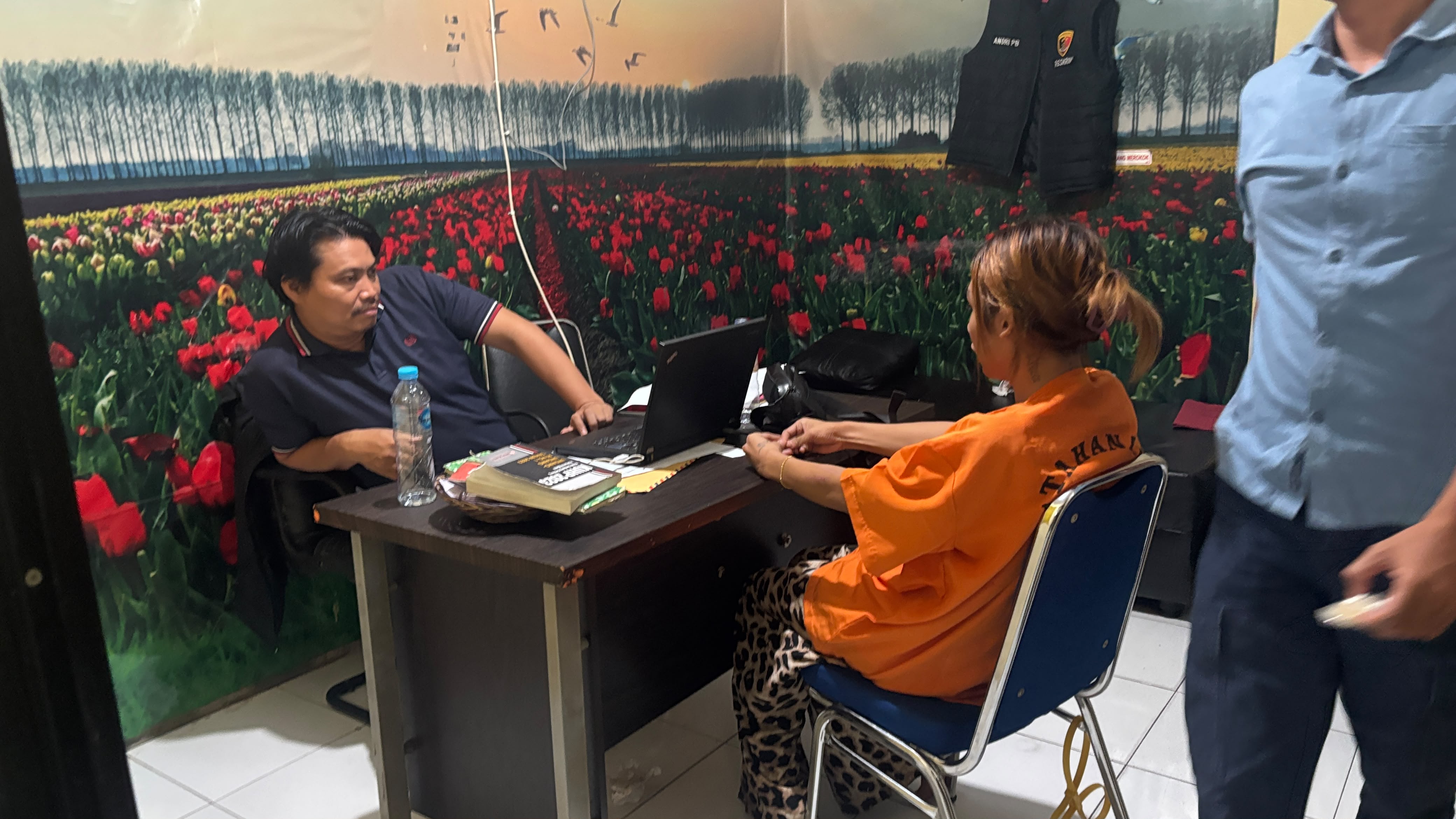 Modus Kencan Michat, Iphone Pemuda di Pekanbaru Ini Dirampas Waria