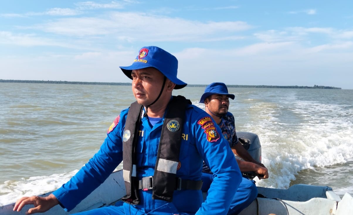 Speedboat Bawa 22 Orang Terbalik di Bengkalis, 3 Penumpang Masih Dicari