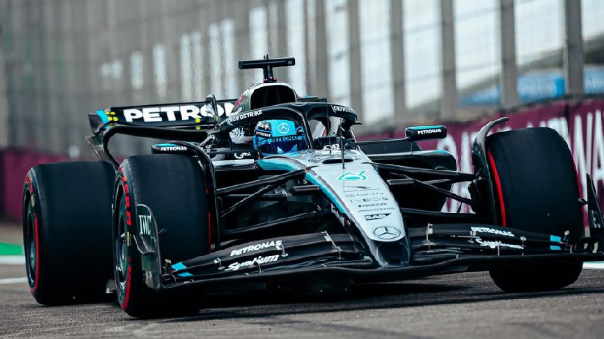 George Russell Catat Lap Tercepat Saat Sesi Red‑Flag Bahrain