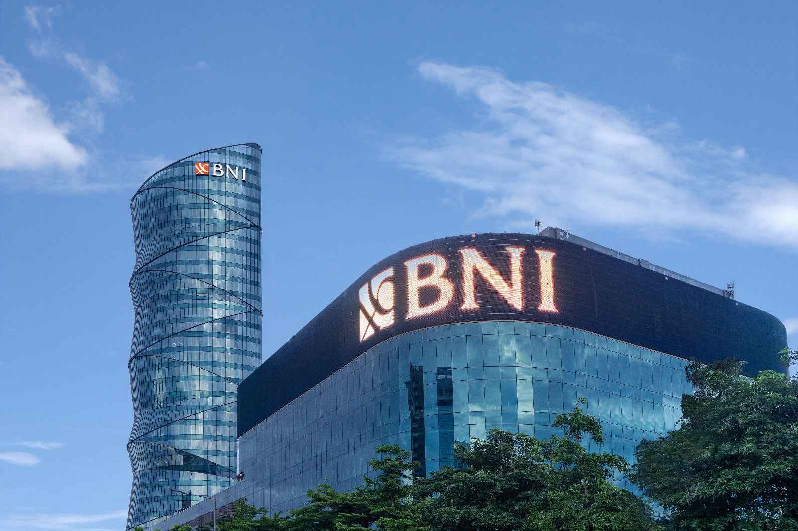 BNI dan BNI Sekuritas Raih Dua Penghargaan Internasional Euromoney