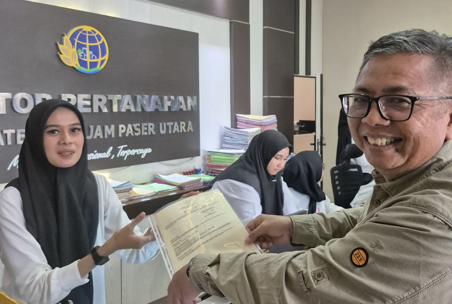 Warga IKN Terima Sertifikat Tanah, Awal Baru Harapan Lewat Reforma Agraria