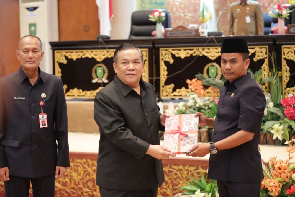 DPRD Riau Setujui Rekomendasi LKPJ 2024, Fokus pada Layanan Publik dan Pendidikan