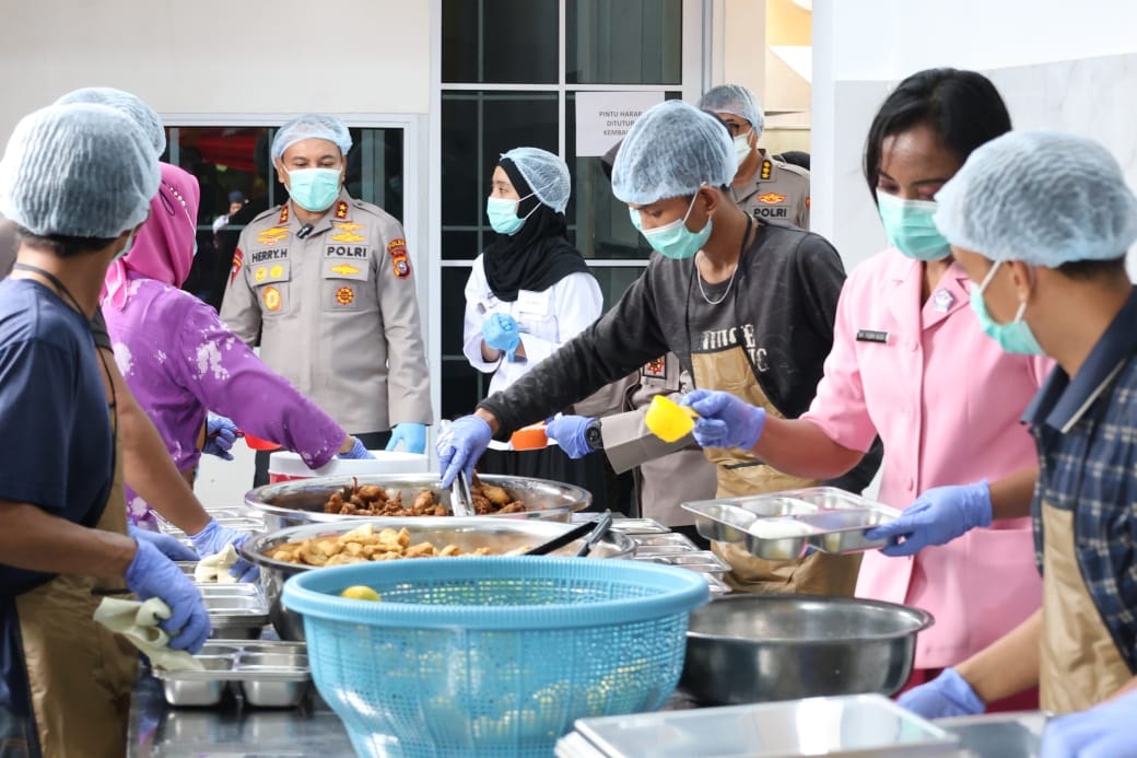 3.578 Siswa Pekanbaru Terima Makanan Bergizi Gratis, Ini Rincian Program MBG Polda Riau