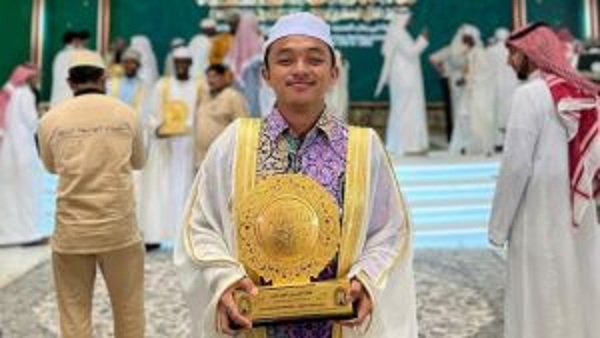 Hafiz Muda Riau Raih Juara II MHQ Internasional 2025 di Arab Saudi