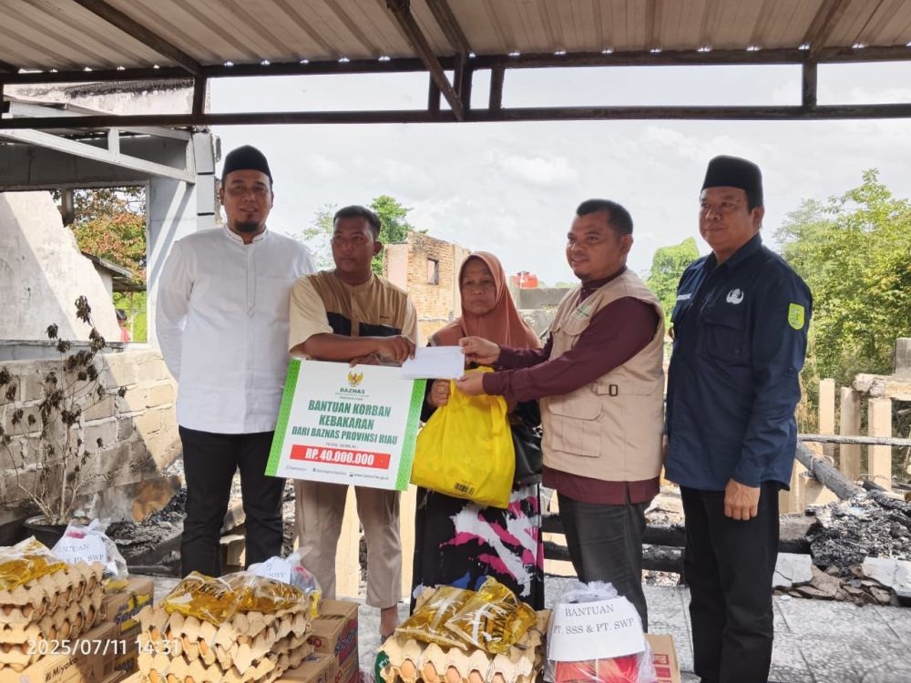 Baznas Riau Salurkan Bantuan Rp40 Juta ke Korban Kebakaran Simpang Bom Inhu