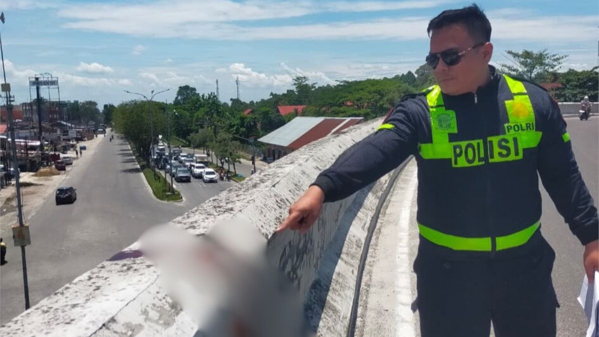 Pemotor Wanita Tewas Usai Terjun Bebas dari Flyover Pekanbaru