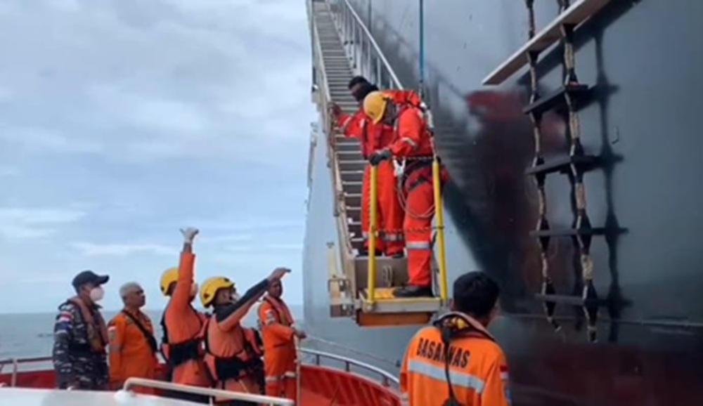GELOMBANG MENGGANAS! Selat Malaka ‘Makan’ Dua Kapal Sekaligus, 7 Nyawa Lolos dari Maut Setelah 3 Hari Terdampa