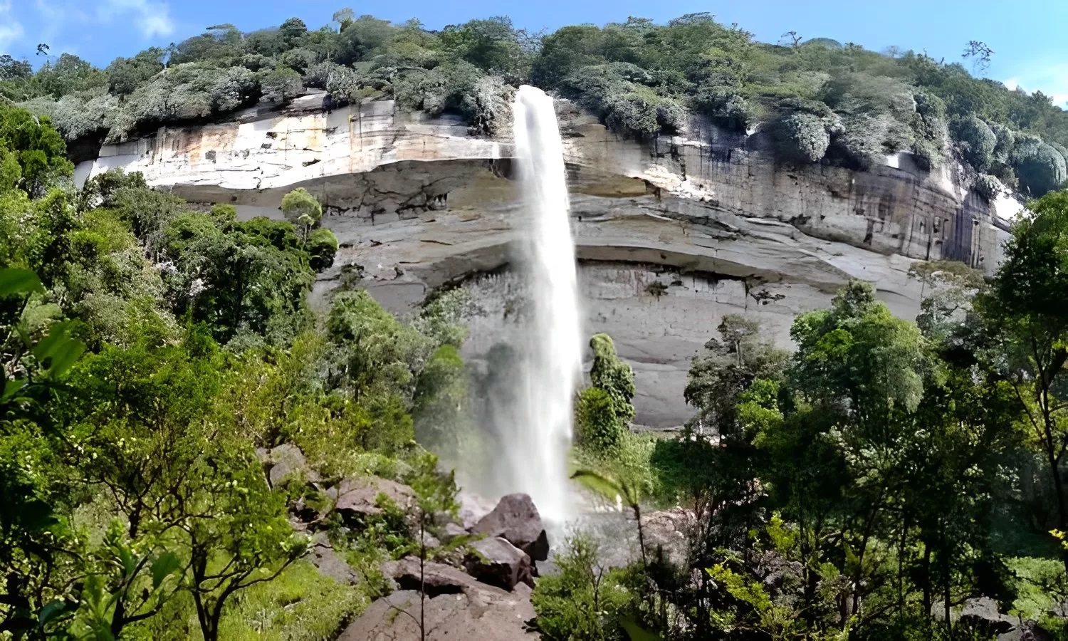 Tempat Wisata di Riau yang Wajib Dikunjungi, dari Alam hingga Budaya