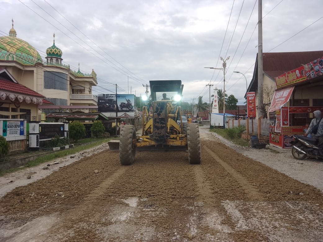 Perbaikan Jalan Taluk Kuantan–Cerenti Dikebut, Pemprov Riau Targetkan Mulus Awal Juli