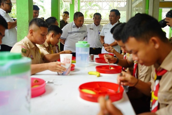 Program Makan Bergizi Gratis di Riau Dorong Perputaran Ekonomi hingga Rp81 Miliar Tiap Dua Pekan