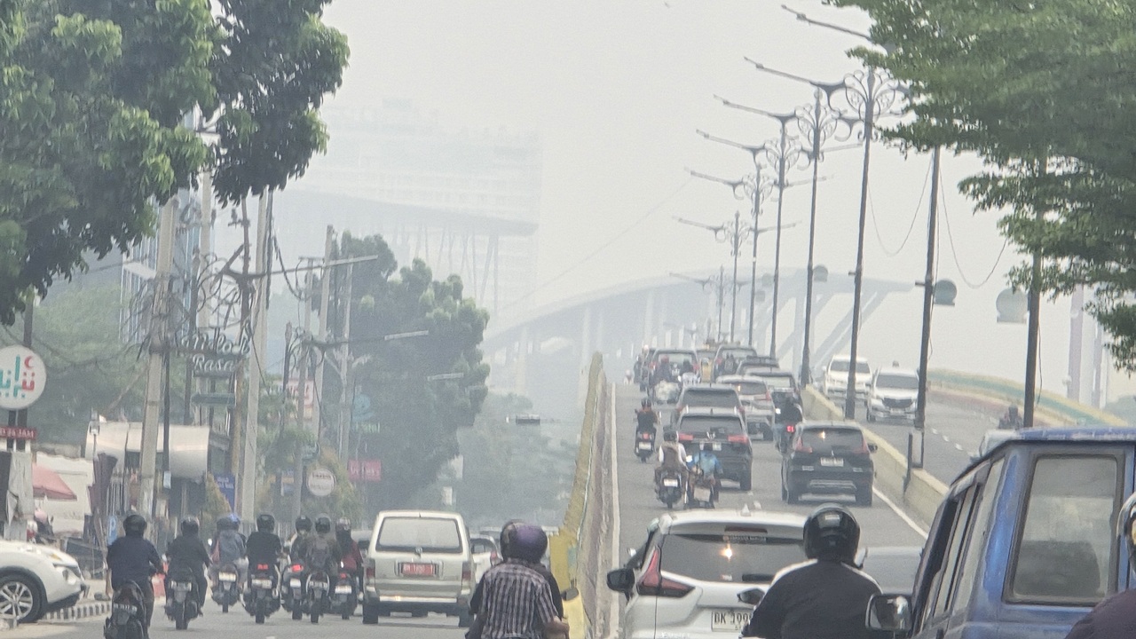Sumsel Dominasi 2.828 Titik Panas, Asap Sampai ke Riau, Jarak Pandang 600 Meter
