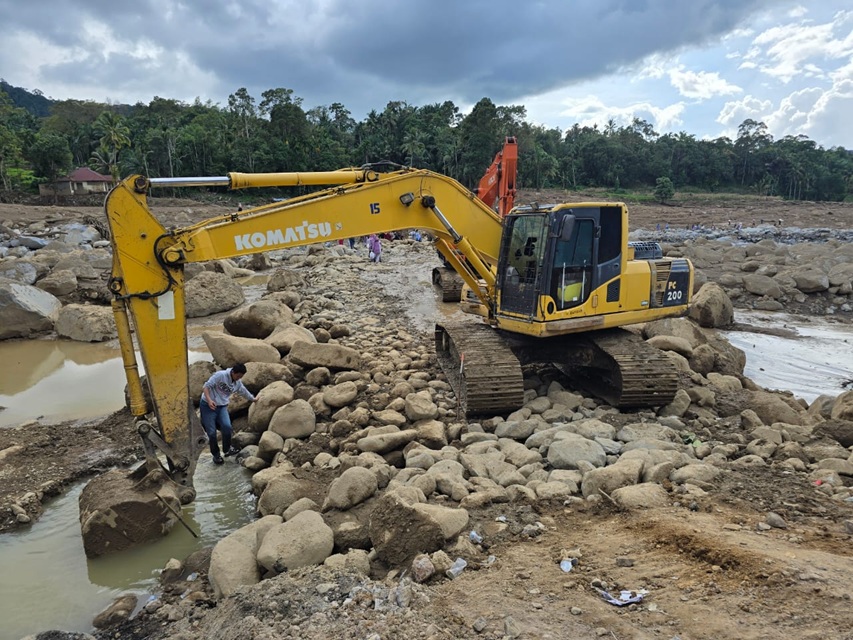 Bayi Titipan Tuhan di Tengah Banjir Bandang Sumbar, Fathan Jadi Simbol Harapan Warga