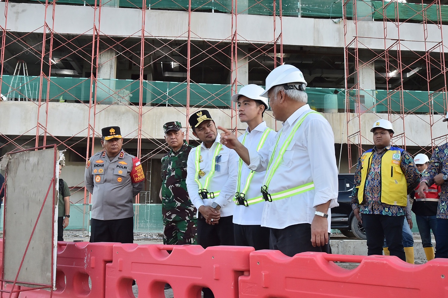 Gibran Blusukan ke IKN: Tinjau Proyek Jalan, Kampus, Rumah Sakit, Sampai Hunian ASN