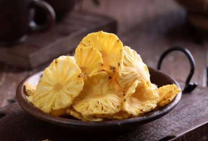 Keripik Nenas Khas Riau: Camilan Asam Manis yang Cocok Jadi Oleh-Oleh Hits!