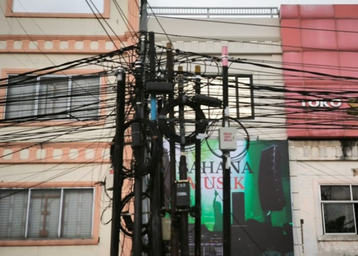 Kabel Semrawut di Pekanbaru Mulai Ditertibkan, Pemko Siapkan Skema Kabel Bawah Tanah