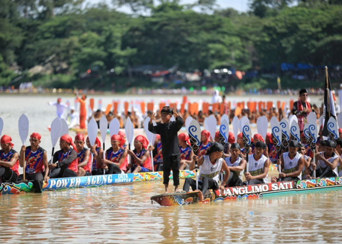 Pacu Jalur Kuantan Singingi: Dari Permainan Rakyat Jadi Festival Budaya Nasional