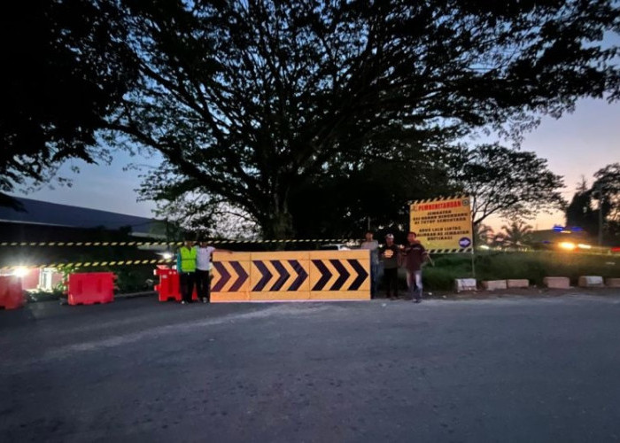 Jembatan Danau Bingkuang Rusak Parah dan Ditutup Total, Jalur Riau-Sumbar Terancam Macet Parah!