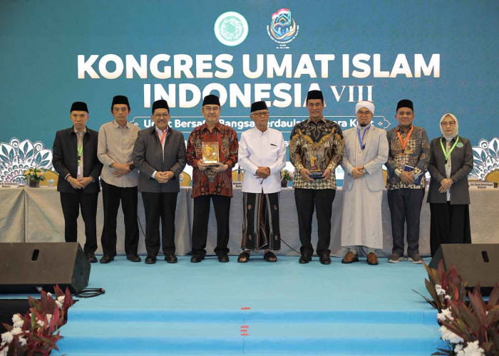 Peserta Kongres Umat Islam Indonesia VIII: Presiden Punya Tiga Mentan Amran, Selesai