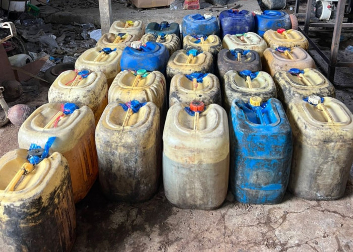 Polda Riau Bongkar Penimbunan BBM untuk Tambang Emas Ilegal di Kuansing