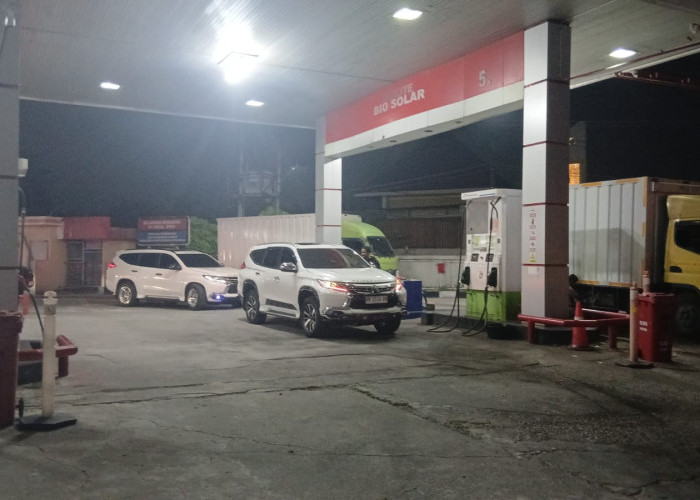 Capek Antre Solar di SPBU Pekanbaru, Pengendara Kecewa Stok Mendadak Habis