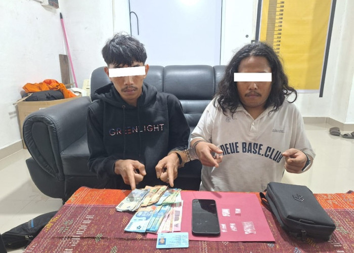 Gawat! Polisi Gerebek Jaringan Sabu Mandau di Tengah Malam Buta, Dua Pemuda Tak Berkutik