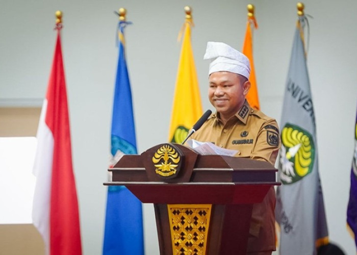 Pendidikan Jadi Poros Pembangunan Riau, Gubernur Abdul Wahid Dorong Gerakan 1 Rumah 1 Sarjana