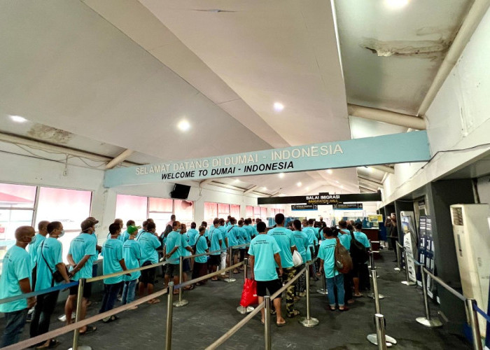 Lebaran di Kampung Halaman, 165 Pekerja Migran Dideportasi dari Malaysia ke Riau Selama Ramadhan