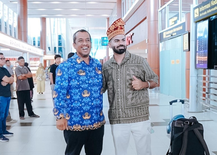 Joe Hattab Temui Penari Cilik 'Aura Farming' di Riau, Bawa Budaya Pacu Jalur ke Panggung Dunia