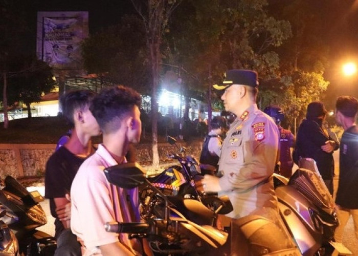 Patroli Blue Light Tim Raga Digelar di Pelalawan, Polisi Bubarkan Balap Liar dan Edukasi Warga