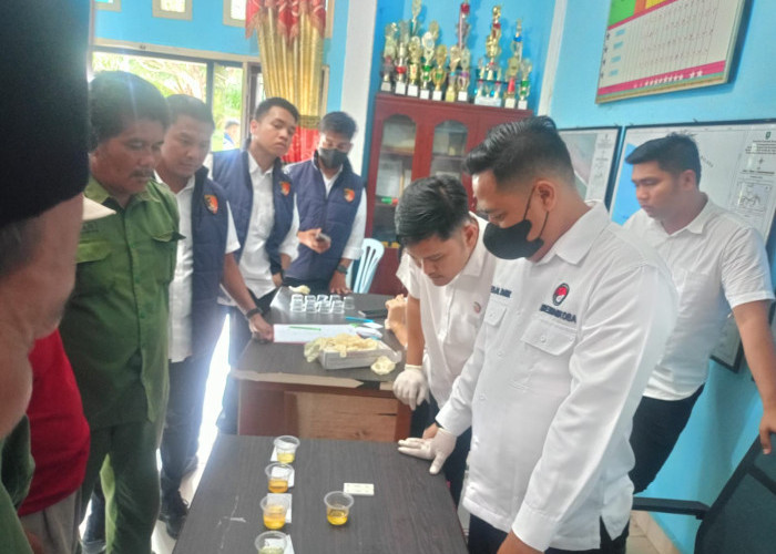 Astaga! Oknum Linmas Positif Narkoban saat Tes Urine di Desa Jangkang, Pemasok Langsung Diringkus