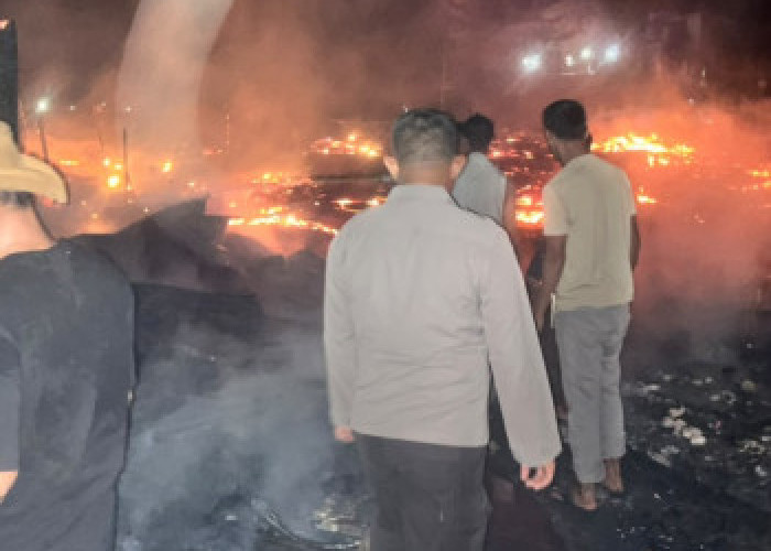 Kebakaran Ponpes Syekh Burhanuddin Kampar Hanguskan 290 Asrama Santri