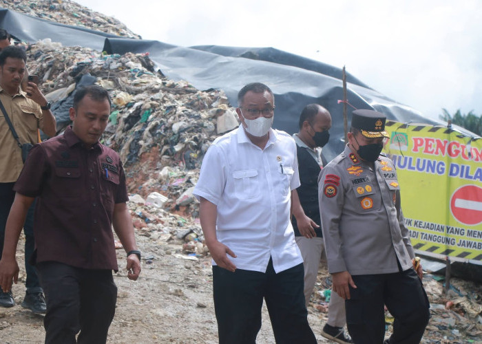Menata Sampah, DLHK Pekanbaru Mulai Pasang Membran