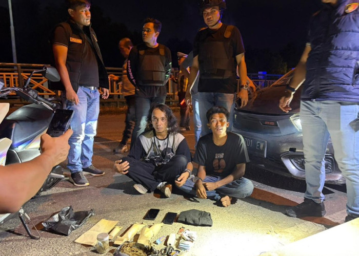 Geger! Tim RAGA Polres Dumai Gulung Komplotan Pengedar Ganja di Pinggir Jalan, 1 Pelaku Kabur!