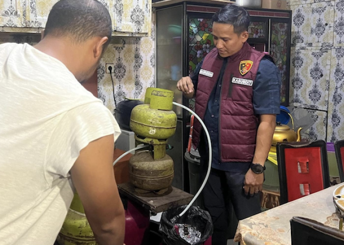 3 Pengoplos Gas untuk Industri di Pekanbaru, Riau Dibekuk Polisi, Segel Beli di e-Commerce 