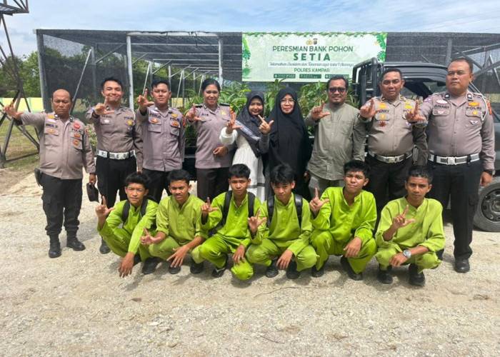 Polres Kampar Dorong Sekolah Jadi Paru-Paru Hijau Lewat Program Bank Pohon Setia