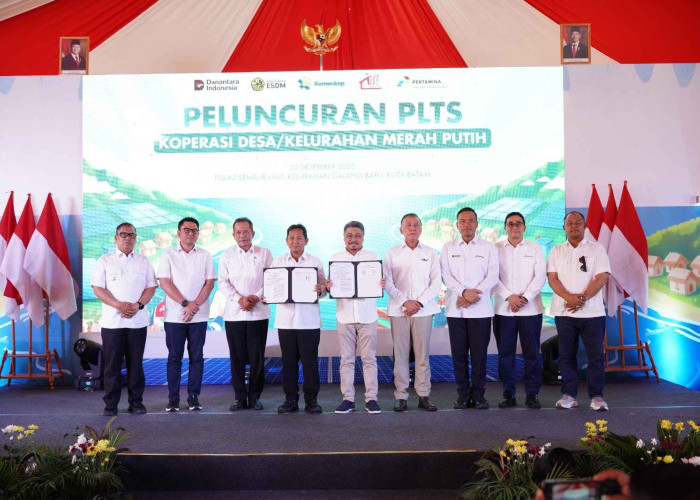 Luncurkan PLTS KDKMP Pertama, Kemenkop dan Pertamina  NRE Siap Terangi Pulau Sembur