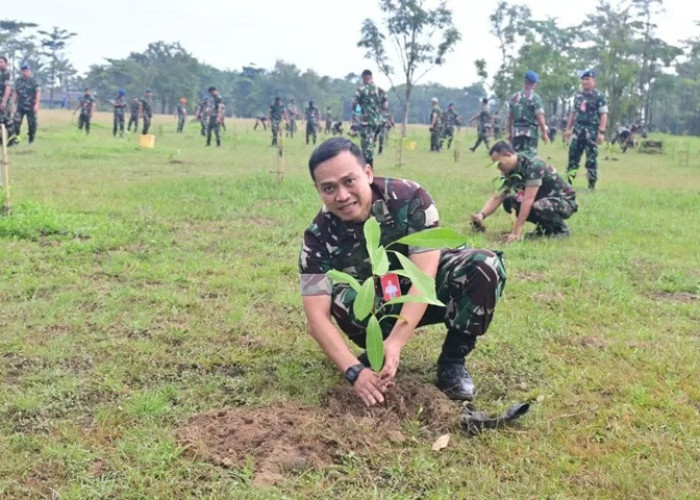 500 Pohon Jeletung Ditanam, Lanud Roesmin Nurjadin Gaspol Pulihkan Hutan Pekanbaru