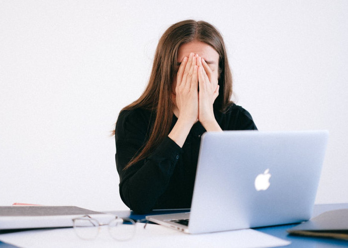 8 Cara Mengatasi Overthinking dan Kecemasan agar Pikiran Tidak Terus Gelisah