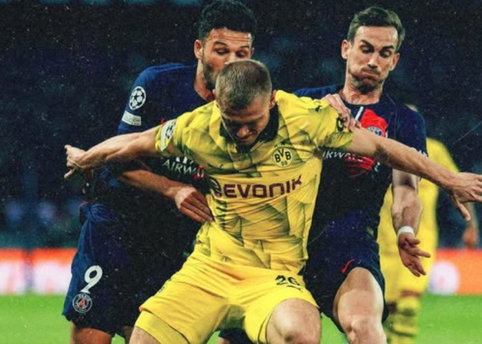 Flick Desak Barcelona Rekrut Bek Sensasional Bundesliga Julian Ryerson