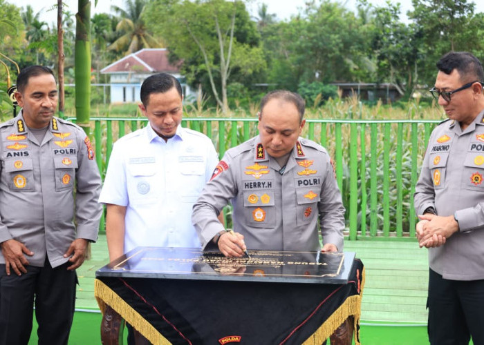 Kapolda Riau Sulap Rumbai Menjadi Tabung Harmoni Hijau