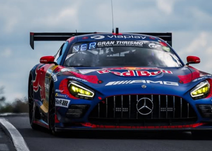 Verstappen Tembus Baris Depan di Nurburgring 24 Hours