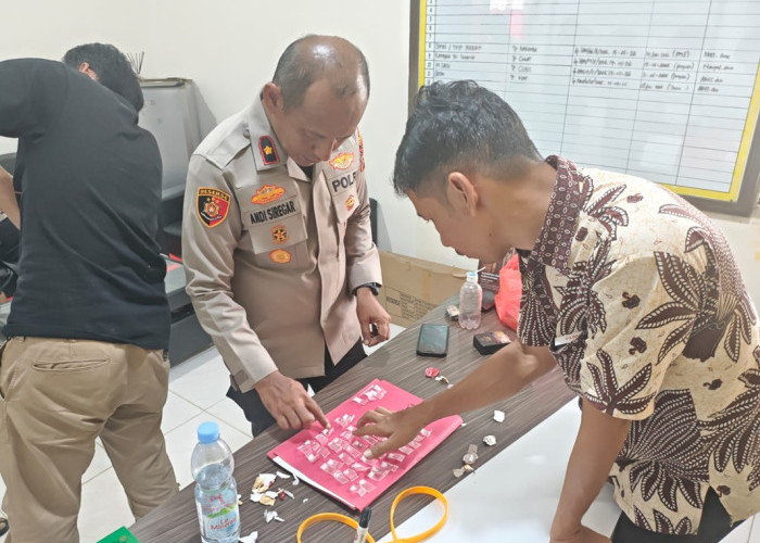 Geger Bandar Sabu Kampar Kiri Diciduk di Kebun Sawit, 2 Pelaku Kabur Buron!